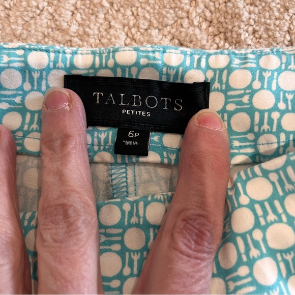 Talbots Heritage Capri Aqua & White Patterned  Pants Size 6P - Picture 3 of 11